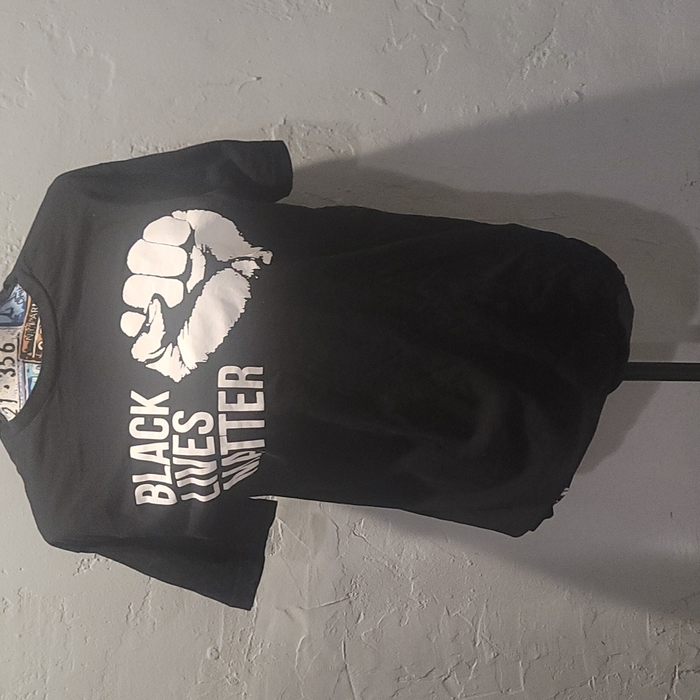 Black Lives Matter tee